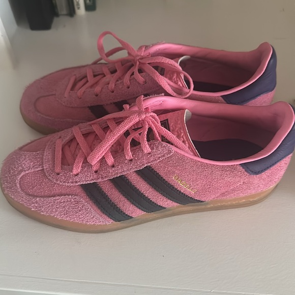Like new pink/ purple adidas gazelle - Picture 3 of 9